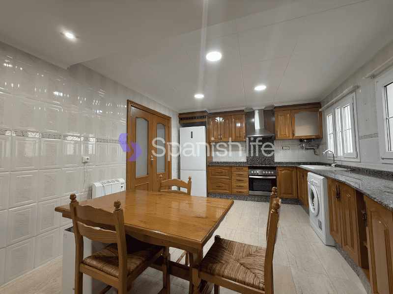 Apartment 4 bedrooms 135 m² in Valencia Apartment 4 bedrooms 135 m² in Valencia