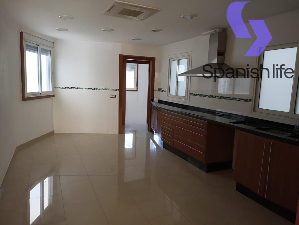 Apartment 4 bedrooms 167 m² in Gandia